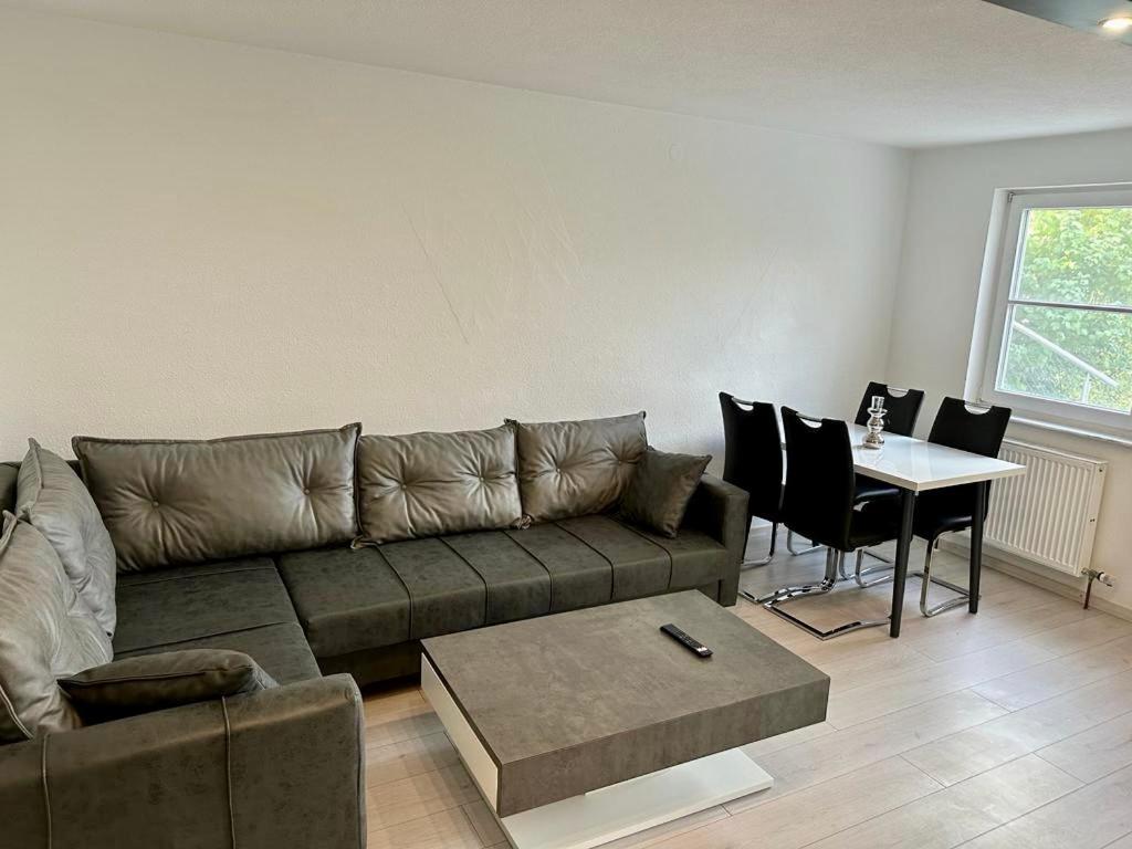 Flexible, Schoene Und Gut Aussehende Feriensuite Ройтлінген Екстер'єр фото