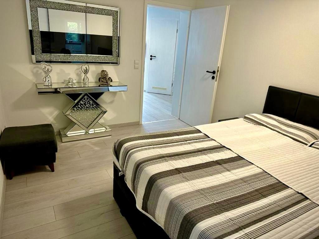 Flexible, Schoene Und Gut Aussehende Feriensuite Ройтлінген Екстер'єр фото